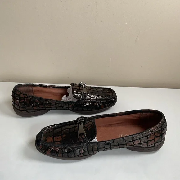 Donald J Pliner Croc Embossed Leather Loafers Women 7M Brown Slip On - Picture 8 of 9